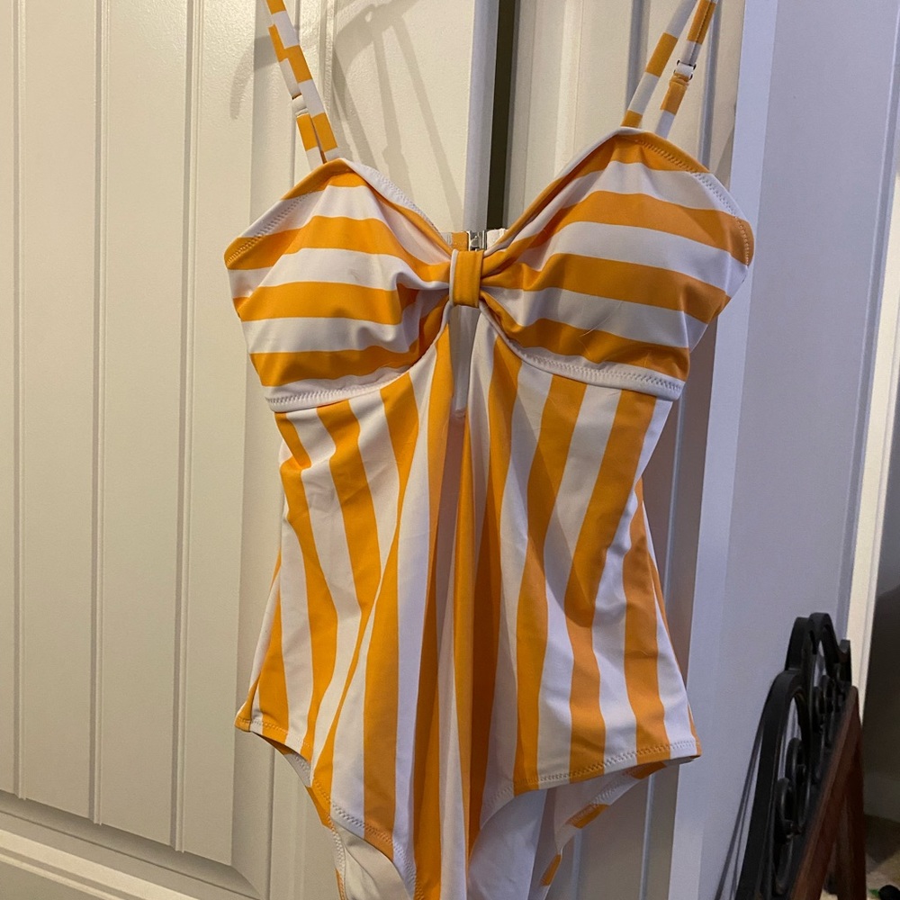 Cupshe yellow/white striped. Size L.